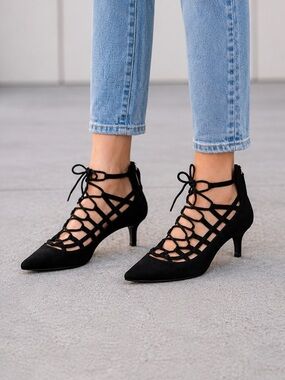 ZARA Elegant Black Lace-Up Kitten Heels